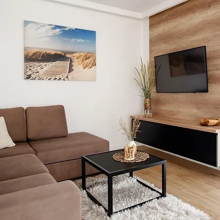 Przy Plazy / Klifowa Apartment Rewal
