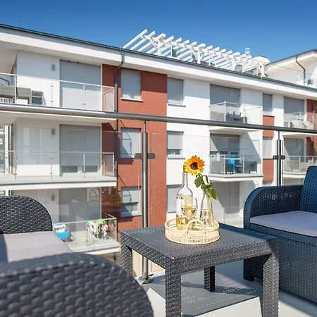 Przy Plazy / Klifowa Rewal