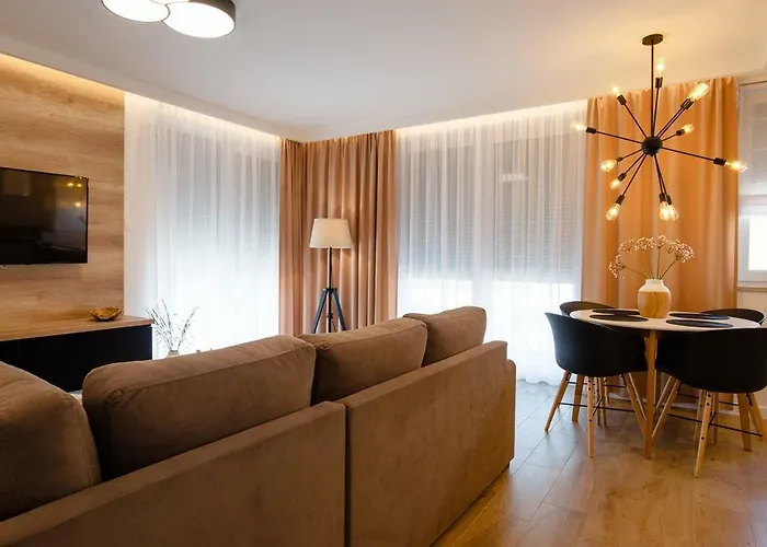 Przy Plazy / Klifowa * Rewal