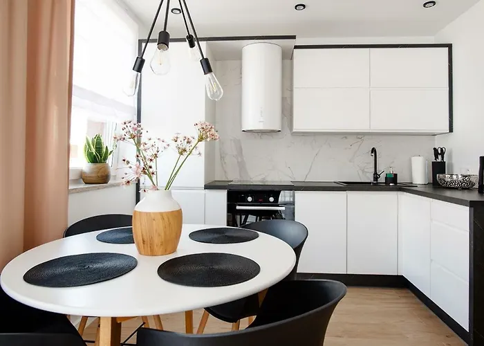 Przy Plazy / Klifowa * Rewal